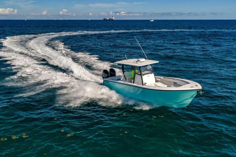 Slide: The Image of Reef Runner 340 2026 - 2