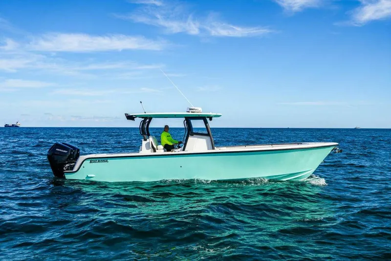 Slide: The Image of Reef Runner 340 2026 - 6