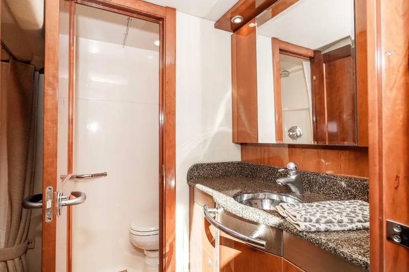 Slide: The Image of Sea Ray 48 Sundancer 2007 - 31