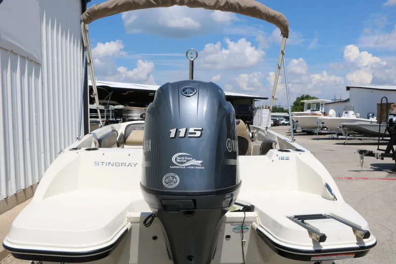 Slide: The Image of Stingray Boat Company 182 SC 2018 - 7