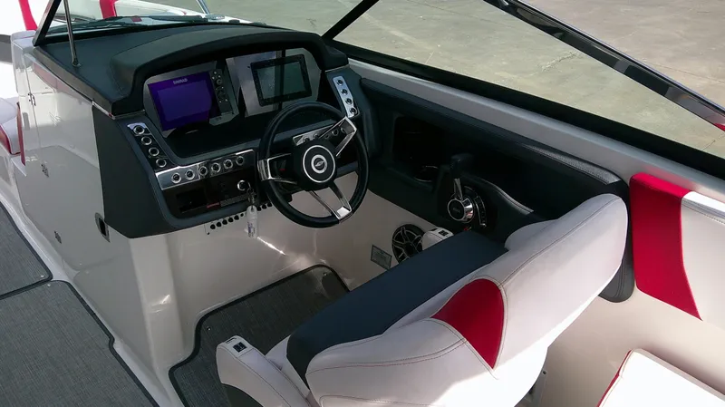 Slide: The Image of Chaparral 29 Surf 2020 - 12