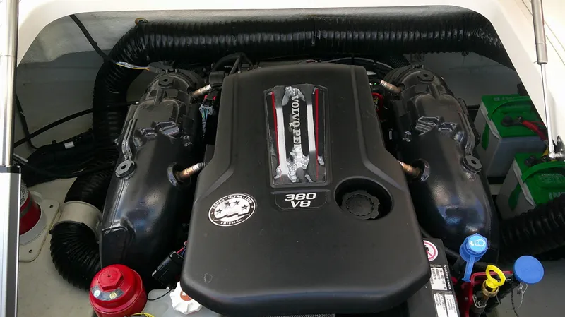 Slide: The Image of Chaparral 29 Surf 2020 - 20