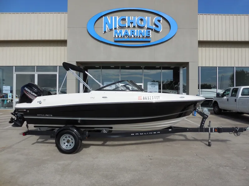 Slide: The Image of Bayliner VR4 2019 - 1