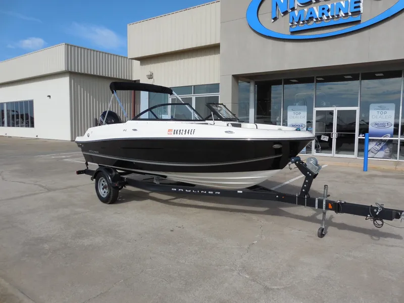 Slide: The Image of Bayliner VR4 2019 - 2
