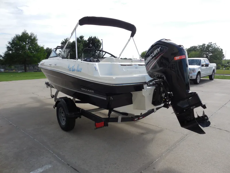 Slide: The Image of Bayliner VR4 2019 - 5