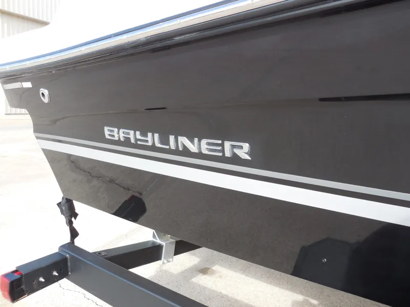 Slide: The Image of Bayliner VR4 2019 - 9