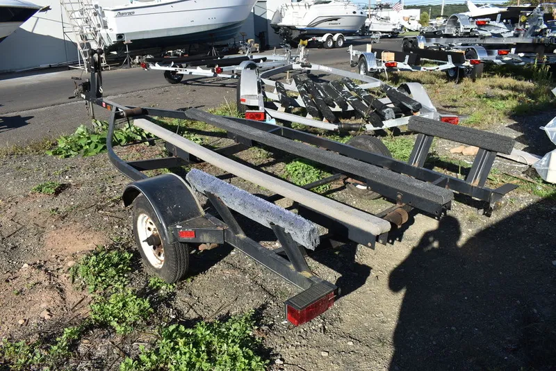 Slide: The Image of Tennessee Trailers SGV16, 1565 Capacity 2004 - 5