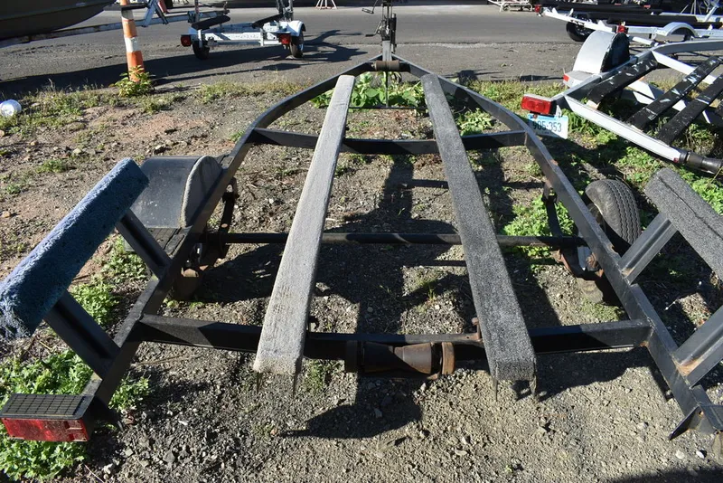 Slide: The Image of Tennessee Trailers SGV16, 1565 Capacity 2004 - 6