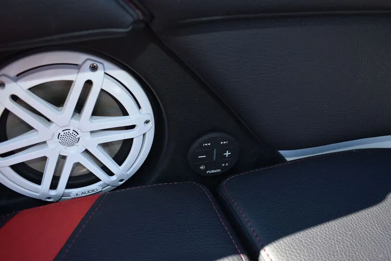 Slide: The Image of Monterey ELITE 30 OB 2026 - 75