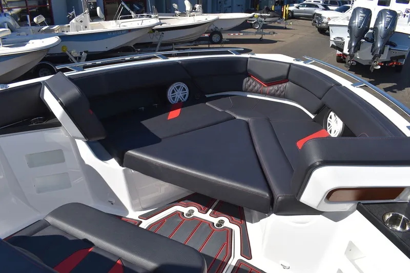 Slide: The Image of Monterey ELITE 30 OB 2026 - 77