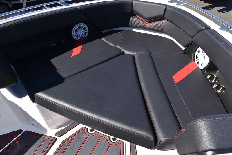 Slide: The Image of Monterey ELITE 30 OB 2026 - 78