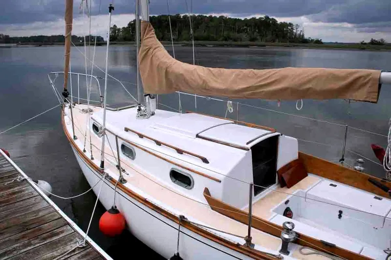 The Image of Cape Dory 26 1985 - 0
