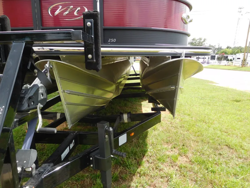 Slide: The Image of Manitou 25 Encore SHP 2022 - 24