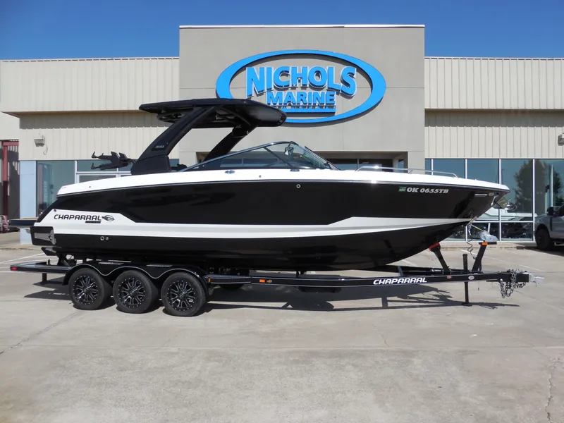 The Image of Chaparral 30 Surf 2025 - 0