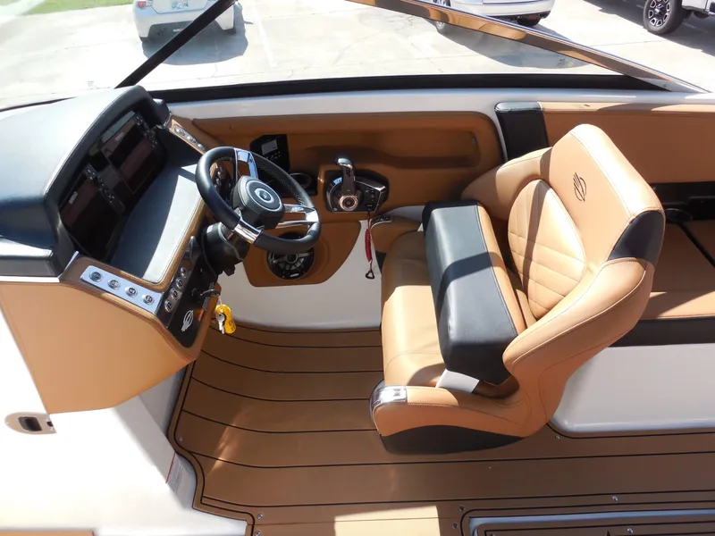 Slide: The Image of Chaparral 30 Surf 2025 - 18