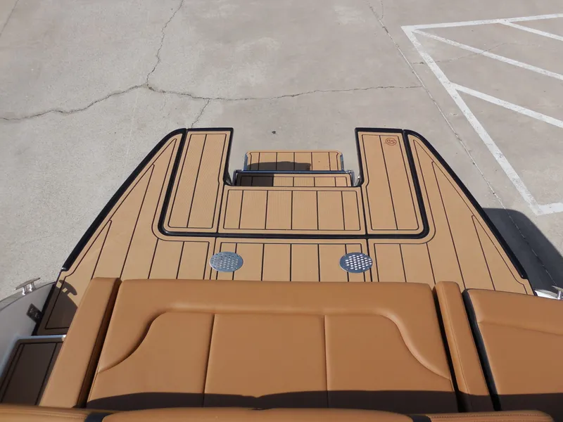 Slide: The Image of Chaparral 30 Surf 2025 - 30