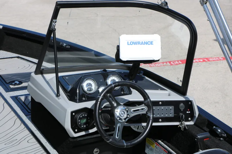 Slide: The Image of Smoker Craft 188 Adventurer 2025 - 18