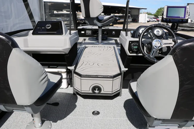Slide: The Image of Smoker Craft 188 Adventurer 2025 - 30