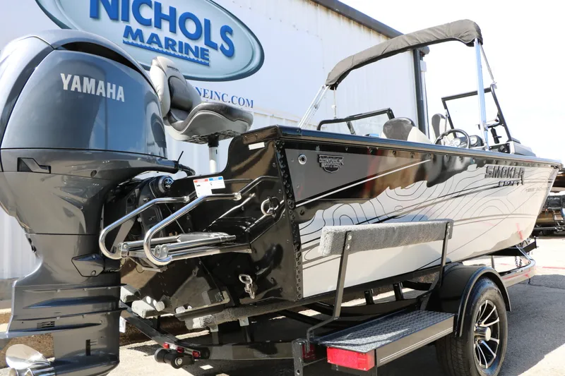 Slide: The Image of Smoker Craft 188 Adventurer 2025 - 4