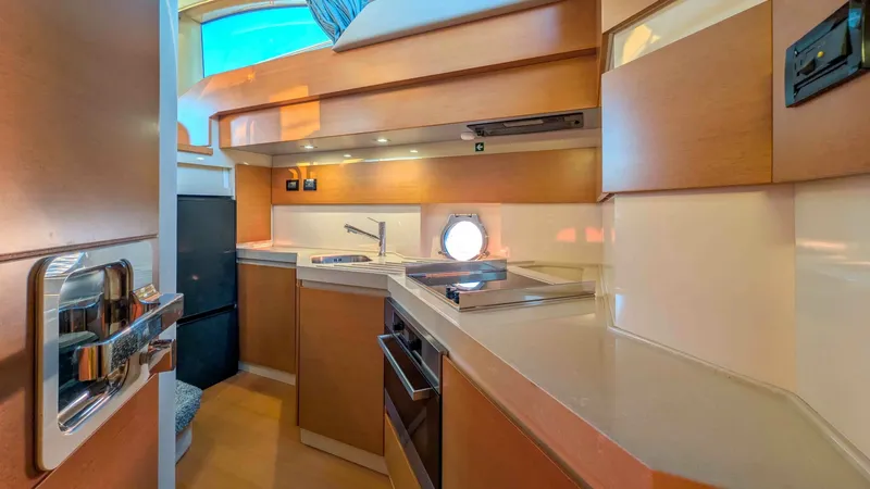 Slide: The Image of Azimut Azimut 45 2013 - 17