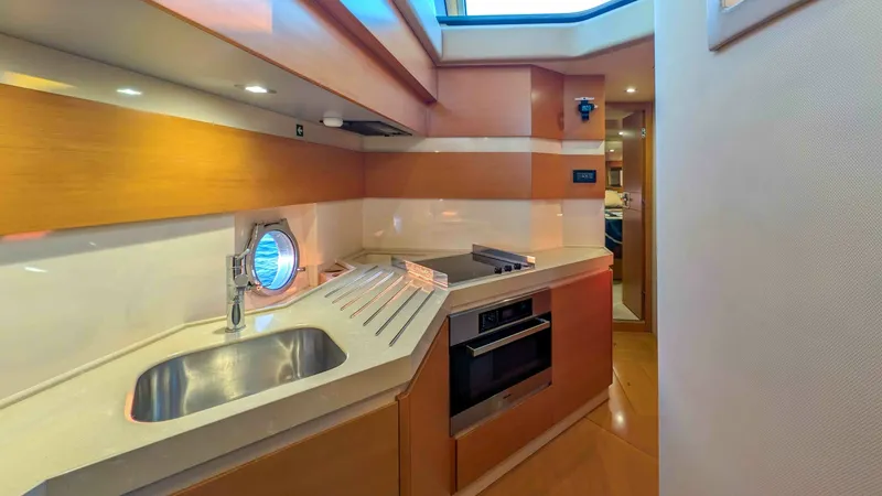 Slide: The Image of Azimut Azimut 45 2013 - 26