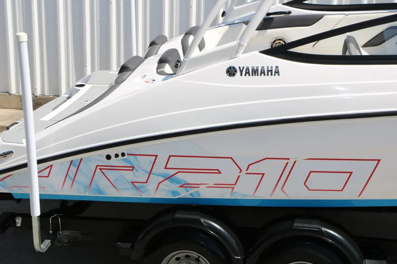 Slide: The Image of Yamaha AR 210 2021 - 15