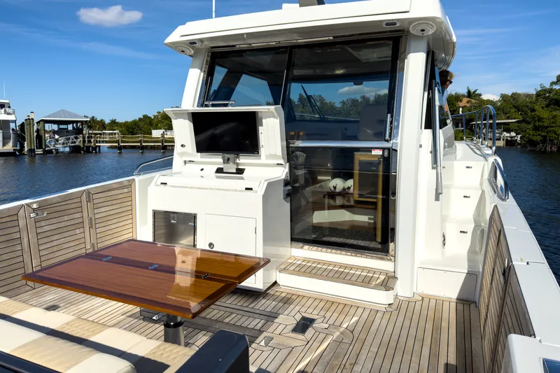 Slide: The Image of Ocean Alexander 45 DIVERGENCE COUPE 2021 - 10