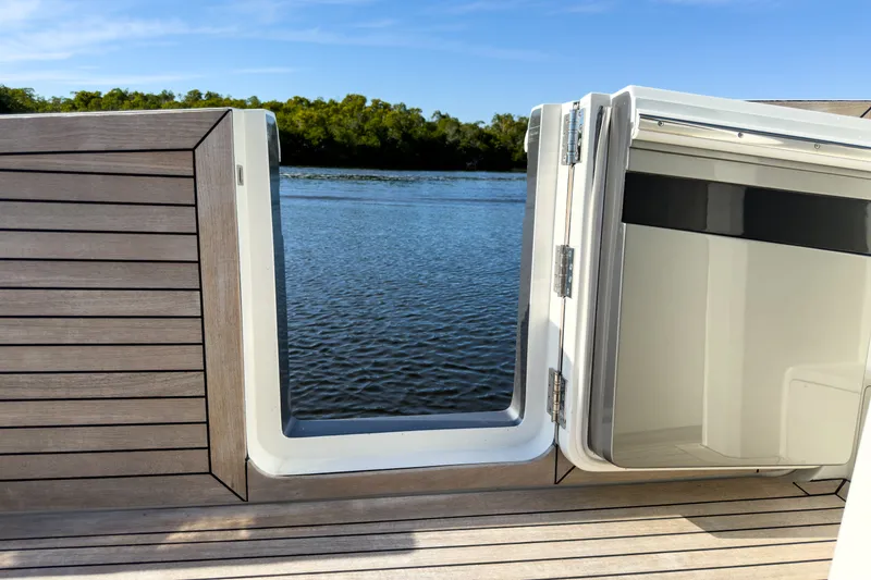 Slide: The Image of Ocean Alexander 45 DIVERGENCE COUPE 2021 - 16