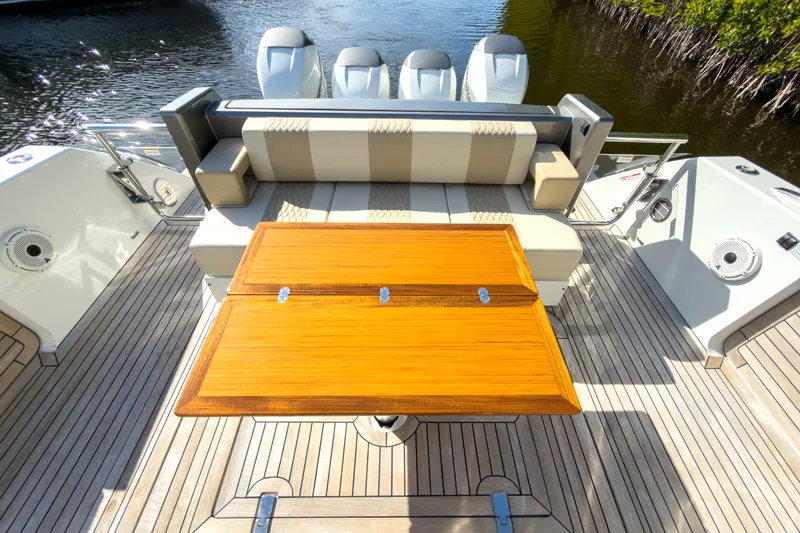 Slide: The Image of Ocean Alexander 45 DIVERGENCE COUPE 2021 - 17