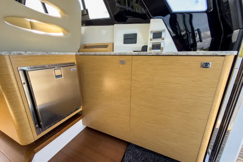 Slide: The Image of Ocean Alexander 45 DIVERGENCE COUPE 2021 - 19