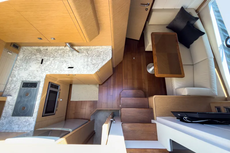 Slide: The Image of Ocean Alexander 45 DIVERGENCE COUPE 2021 - 26