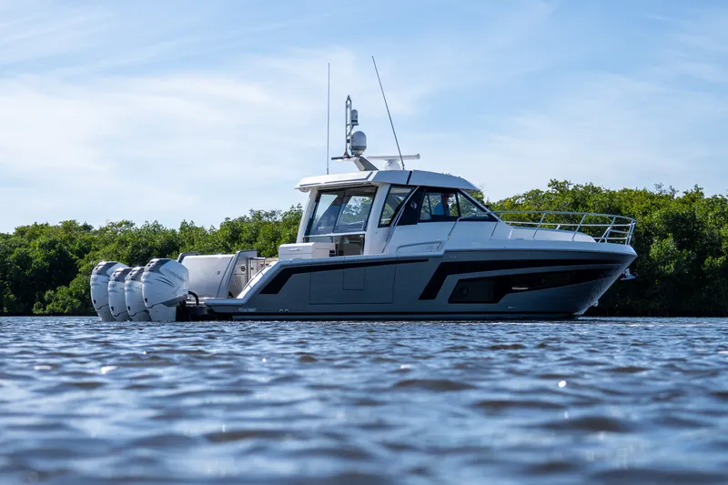 Slide: The Image of Ocean Alexander 45 DIVERGENCE COUPE 2021 - 3