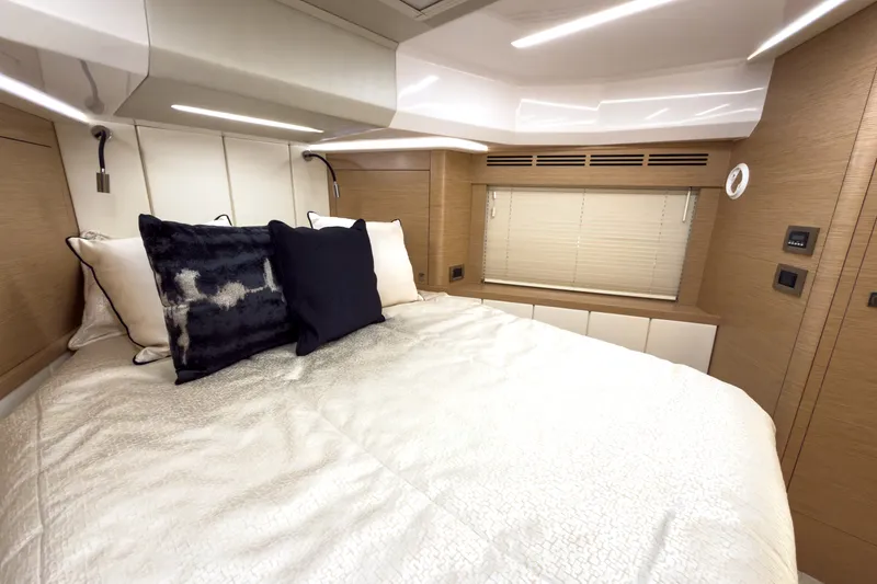 Slide: The Image of Ocean Alexander 45 DIVERGENCE COUPE 2021 - 33