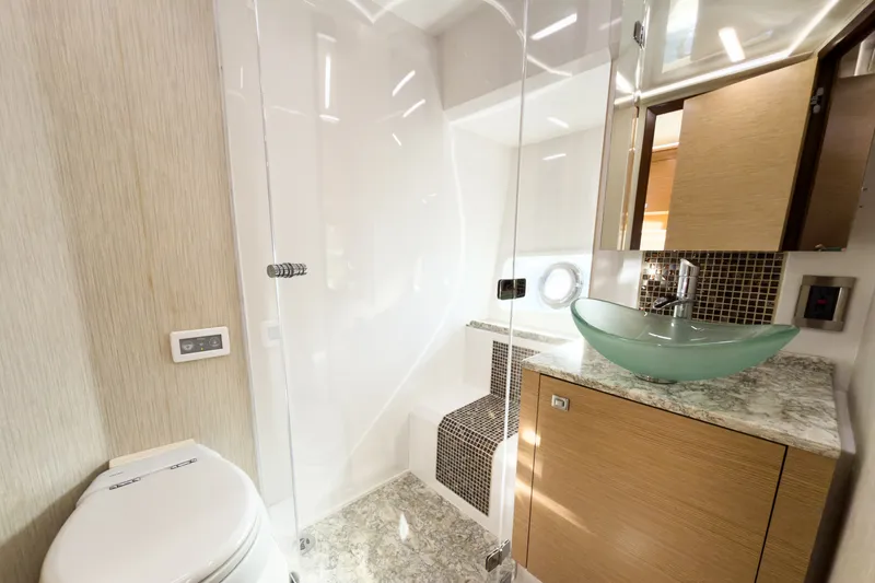 Slide: The Image of Ocean Alexander 45 DIVERGENCE COUPE 2021 - 35