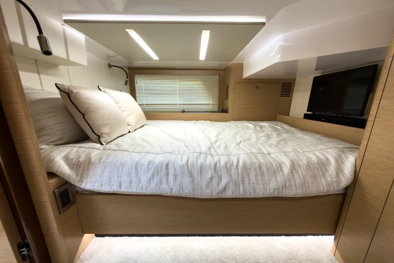 Slide: The Image of Ocean Alexander 45 DIVERGENCE COUPE 2021 - 36