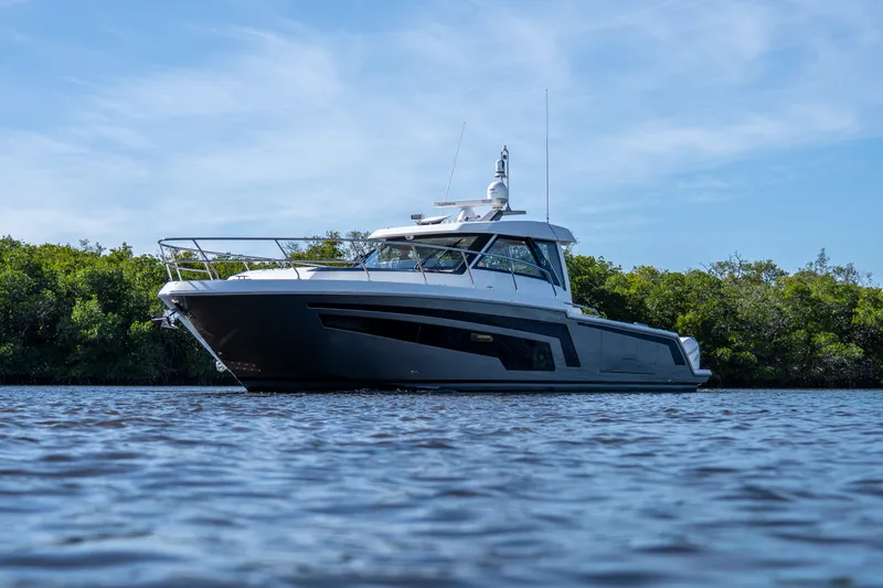 Slide: The Image of Ocean Alexander 45 DIVERGENCE COUPE 2021 - 41