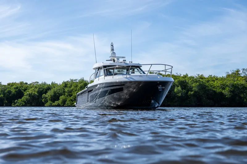 Slide: The Image of Ocean Alexander 45 DIVERGENCE COUPE 2021 - 50