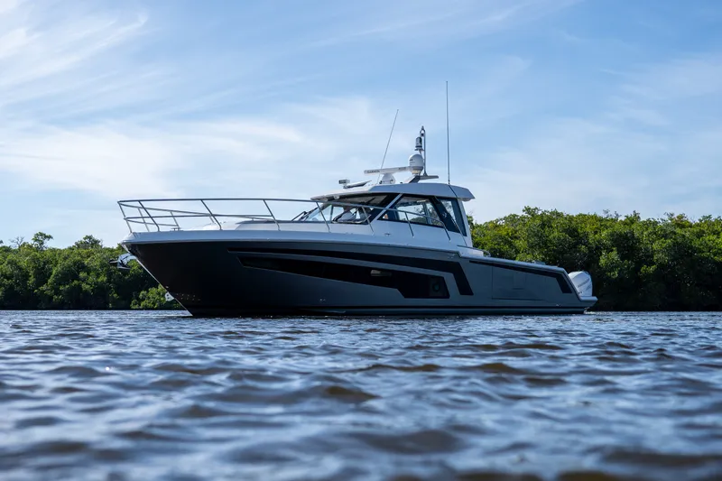 Slide: The Image of Ocean Alexander 45 DIVERGENCE COUPE 2021 - 52