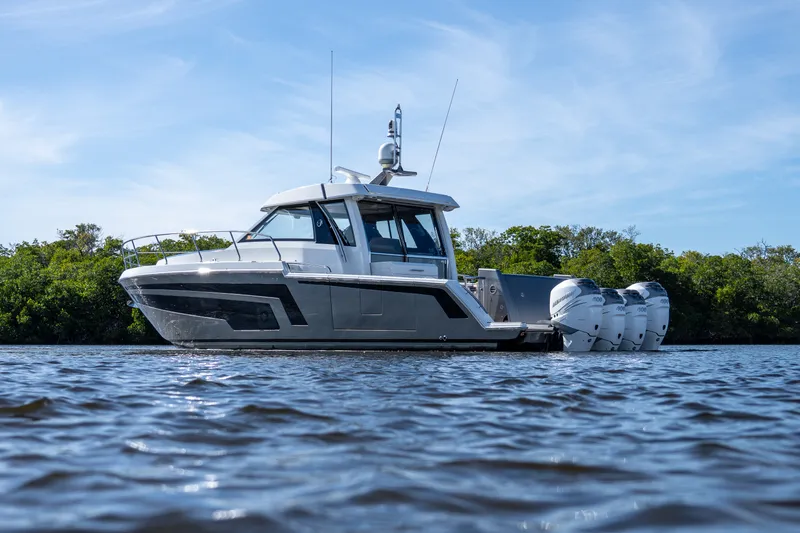 Slide: The Image of Ocean Alexander 45 DIVERGENCE COUPE 2021 - 55