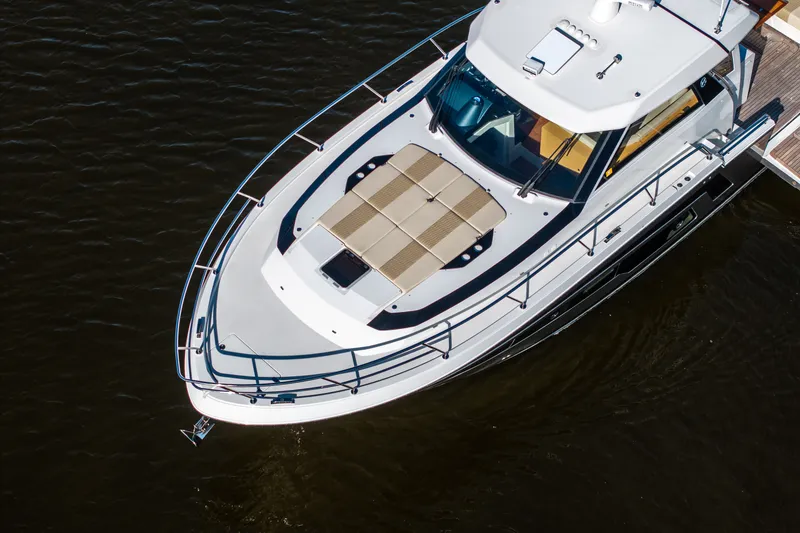 Slide: The Image of Ocean Alexander 45 DIVERGENCE COUPE 2021 - 6