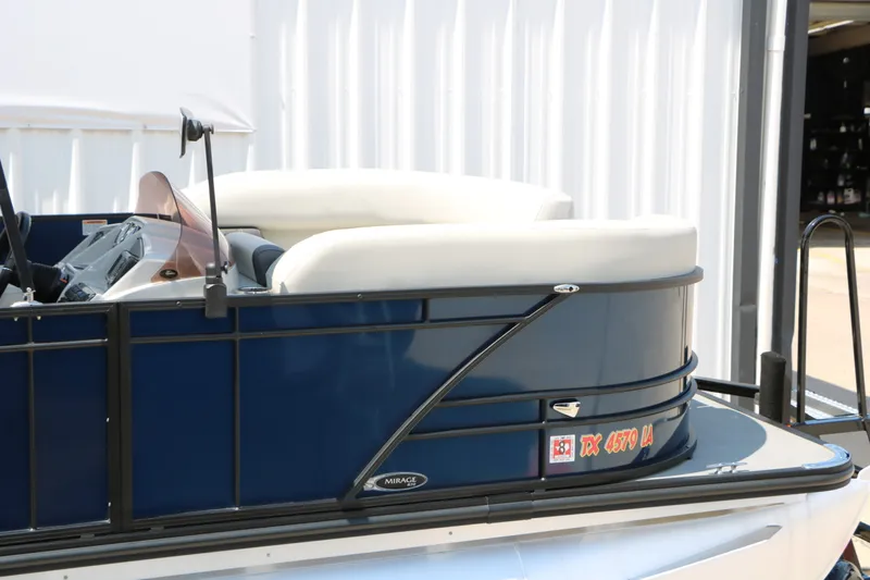 Slide: The Image of Sylvan Mirage 820LZ 2023 - 13