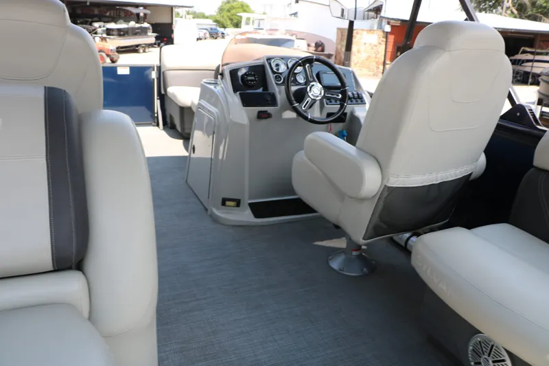 Slide: The Image of Sylvan Mirage 820LZ 2023 - 24