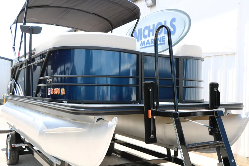 Slide: The Image of Sylvan Mirage 820LZ 2023 - 3