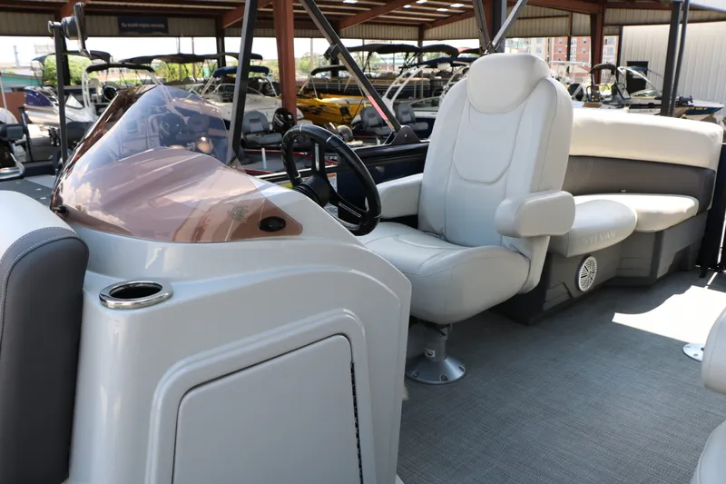 Slide: The Image of Sylvan Mirage 820LZ 2023 - 35