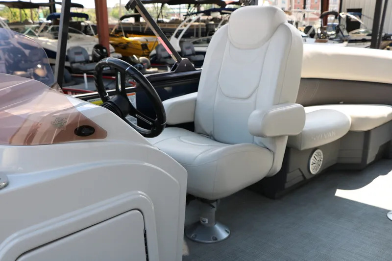Slide: The Image of Sylvan Mirage 820LZ 2023 - 36