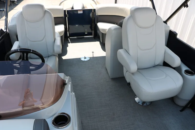 Slide: The Image of Sylvan Mirage 820LZ 2023 - 37