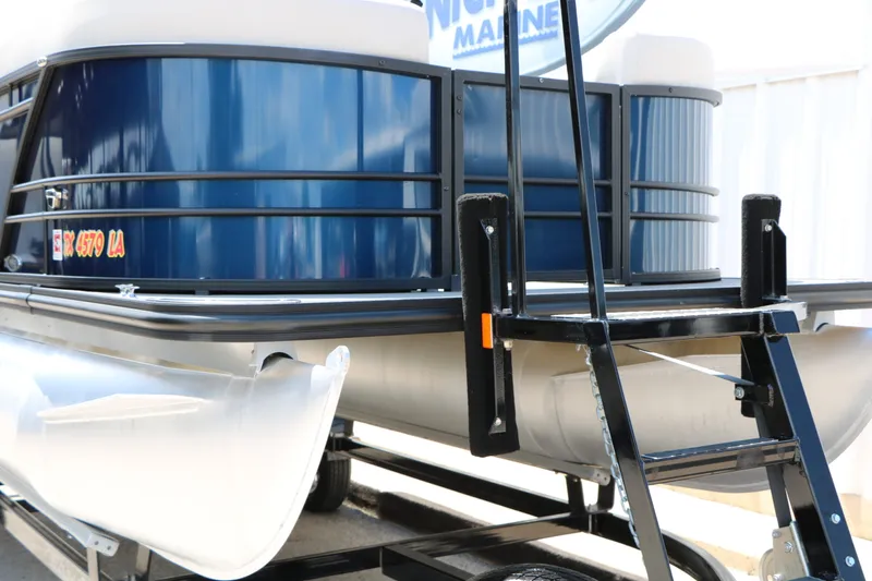 Slide: The Image of Sylvan Mirage 820LZ 2023 - 4
