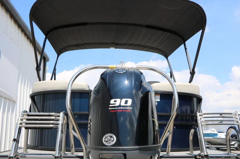 Slide: The Image of Sylvan Mirage 820LZ 2023 - 7