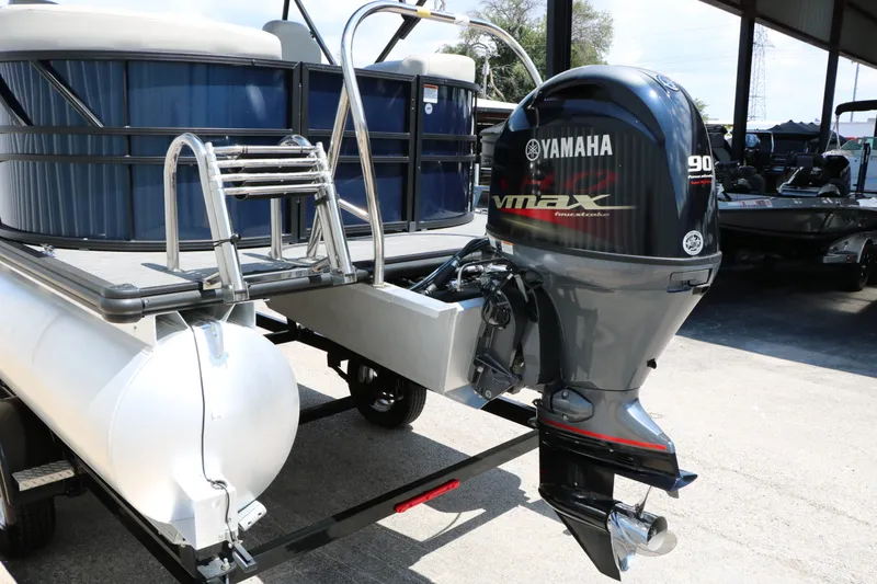 Slide: The Image of Sylvan Mirage 820LZ 2023 - 8