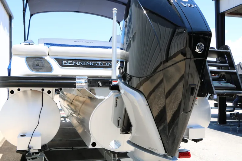 Slide: The Image of Bennington Rx23 Swingback Sport 2024 - 11